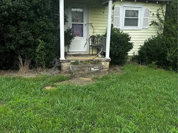 1197 Meadowlark Dr, Winston Salem, NC 27106