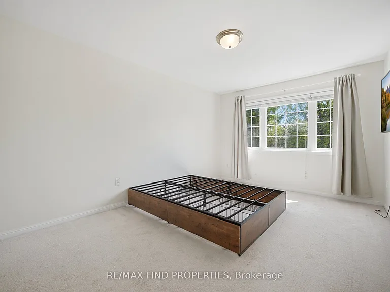 75 Harris Blvd — Photo 29
