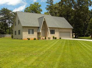 5246 Olde School Dr, Hickory, NC 28602