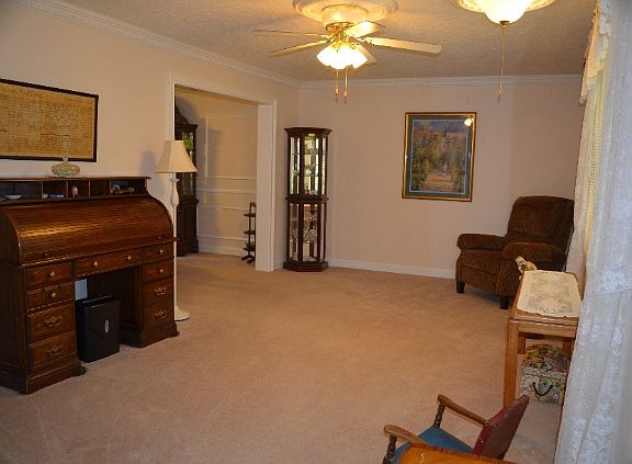 4th image of 2309 Armour Dr