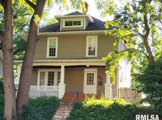 927 25th St, Moline, IL 61265