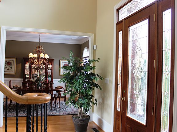 3rd image of 5808 Harriet Ct