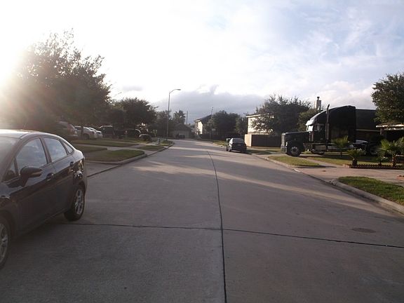 4th image of 727 Hillock Bluff Cir