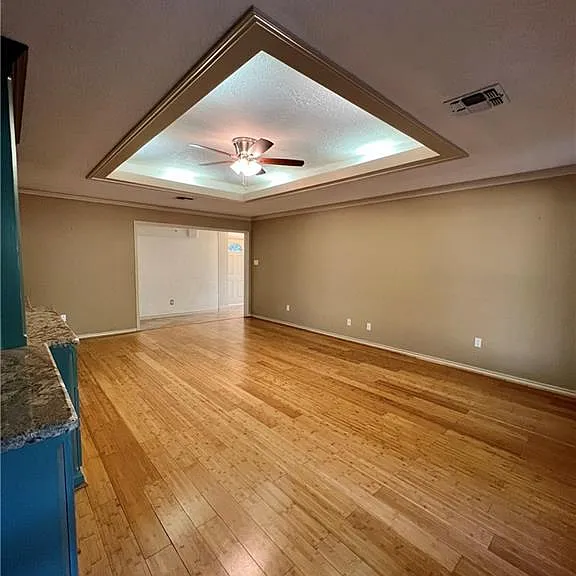 8706 Sandstone Dr — Photo 12