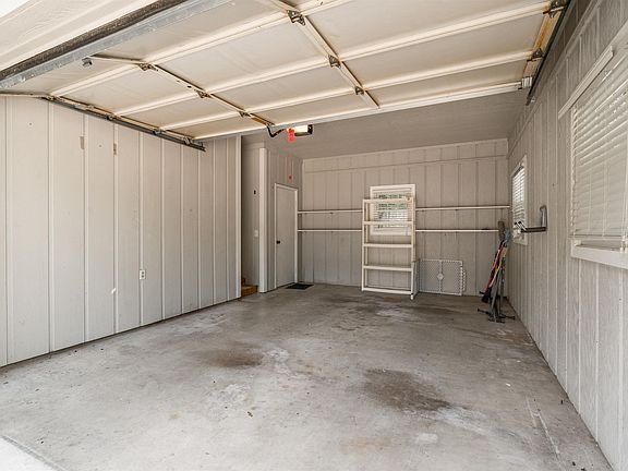 5th image of 14 Aspe Ln