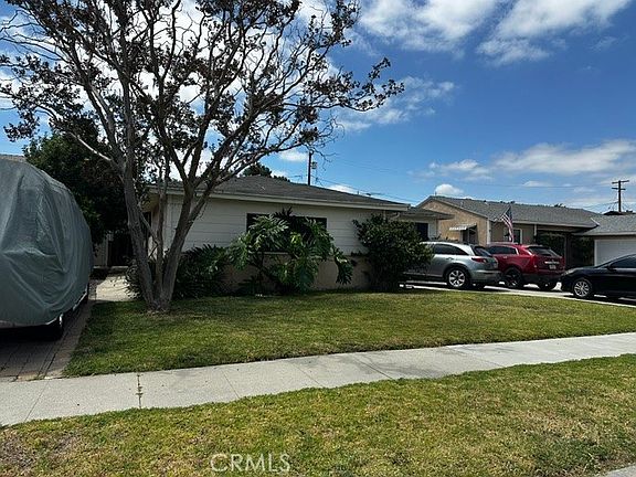 3rd image of 3650 E Poppy St
