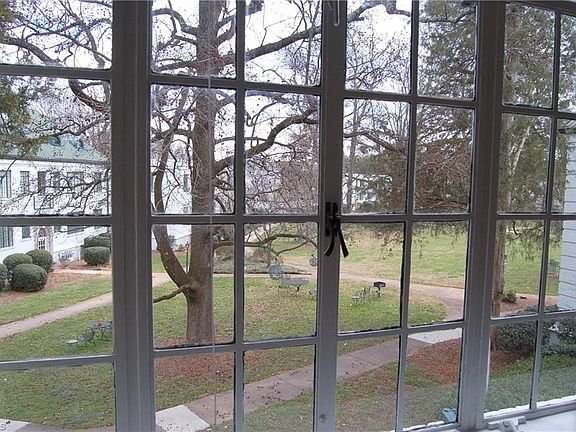 4th image of 1700-Q4 N Elm St
