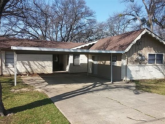 3rd image of 912 Vine St