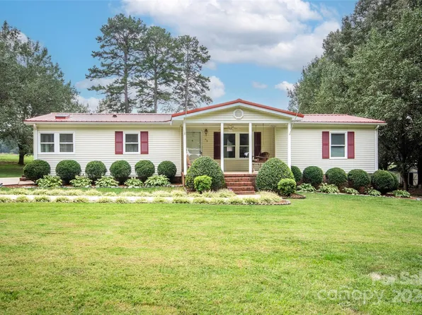 149 Springdale Acres Dr, Mooresville, NC 28115