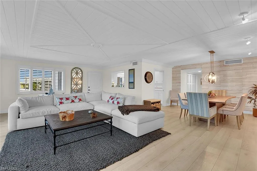 2 bed, 3.0 bath, 1924 sqft, $10,000 — Photo 3