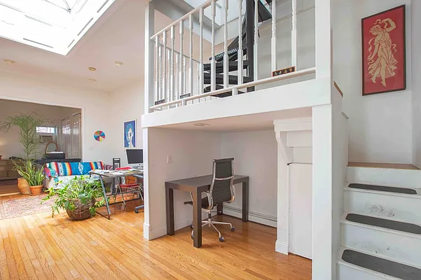 Rented by MNS | media 22