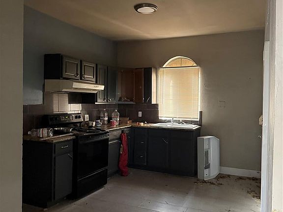 5th image of 1411 N Lottie Ave