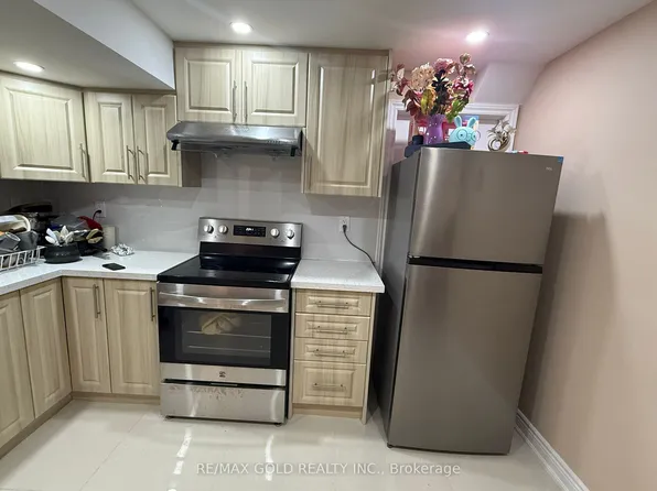 35 Latania Blvd, Brampton, ON