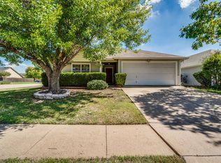 1594 Wildflower Dr, Waxahachie, TX 75165