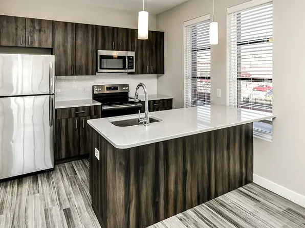 Dundee Flats, 4835 Dodge St #409, Omaha, NE 68132