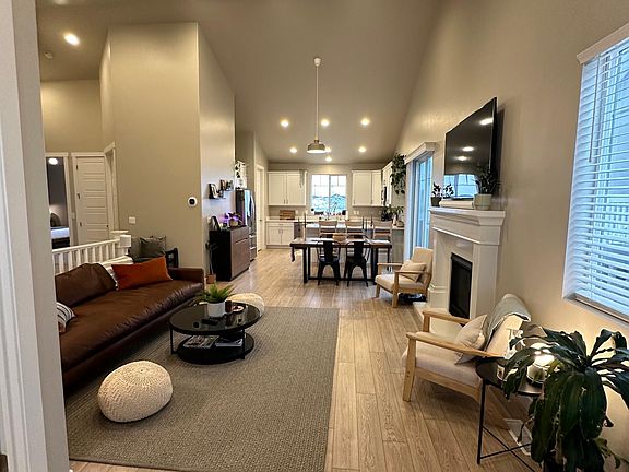 3rd image of 4057 W Penstemon Way