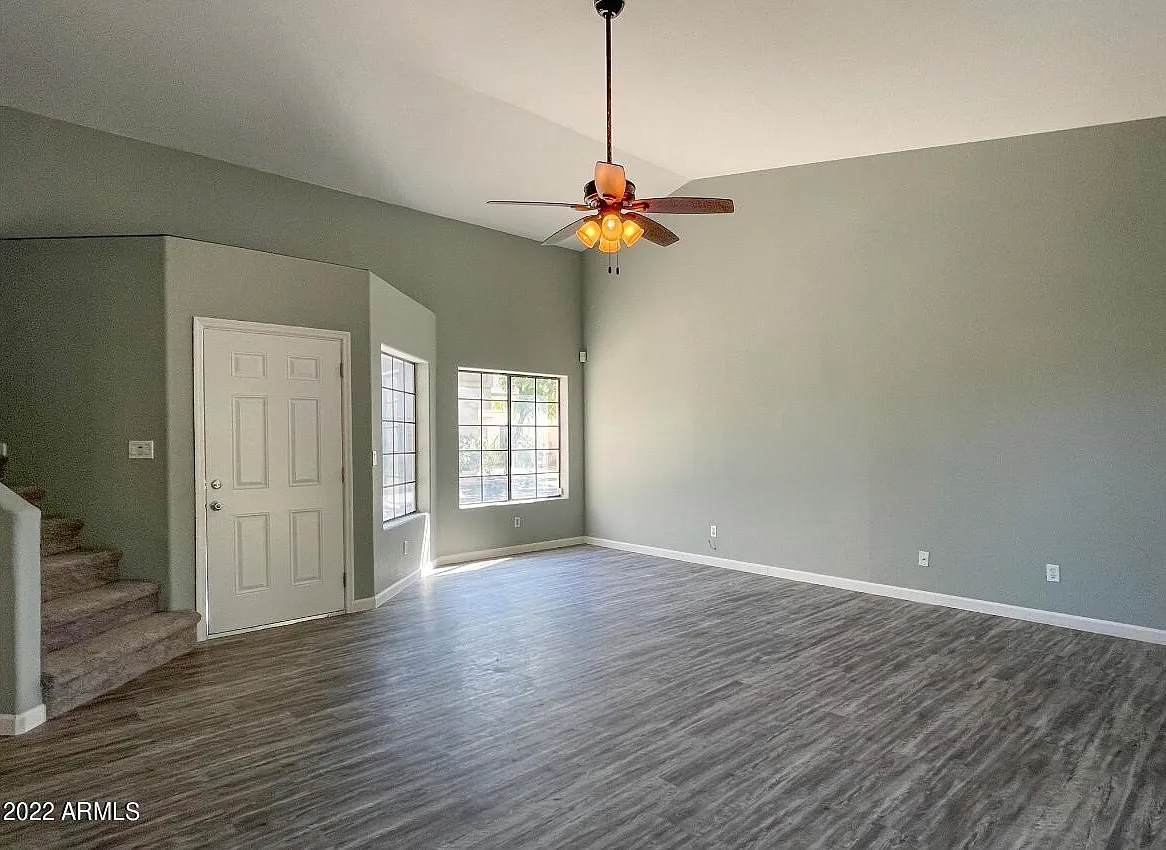 3 bed, 2.5 bath, 1959 sqft, $2,895 — Photo 2