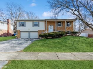 18101 Tarpon Ct, Homewood, IL 60430