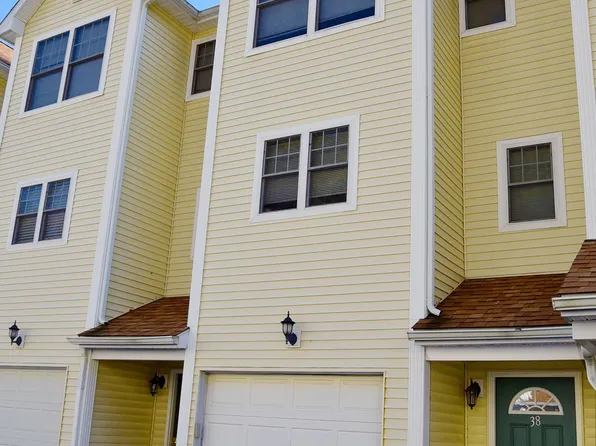 527 West Thames Street #38, Norwich, CT 06360