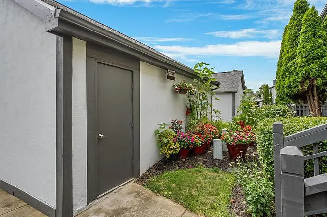 6986 Avery Rd — Photo 4
