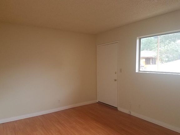 3rd image of 3223 Bennett Dr APT E