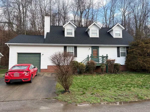 12 Country Glen Dr, Ona, WV 25545