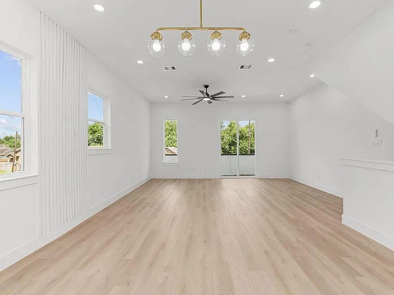3344 Sauer St — Photo 6
