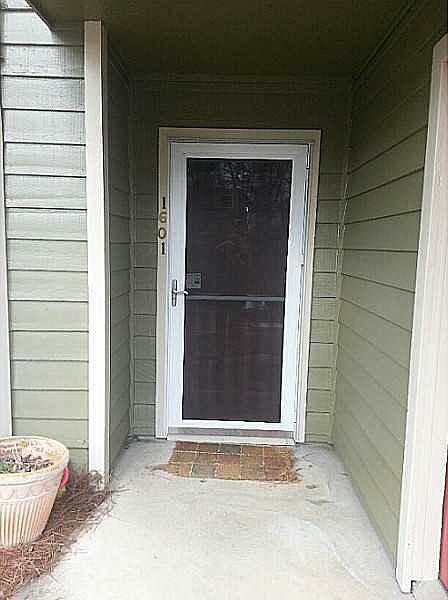 1st image of 1601 Riverview Dr SE