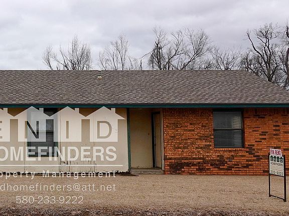 2nd image of 2703 E Pine Ave