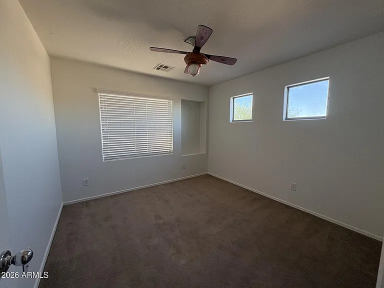 1381 E Laurel Pl — Photo 14