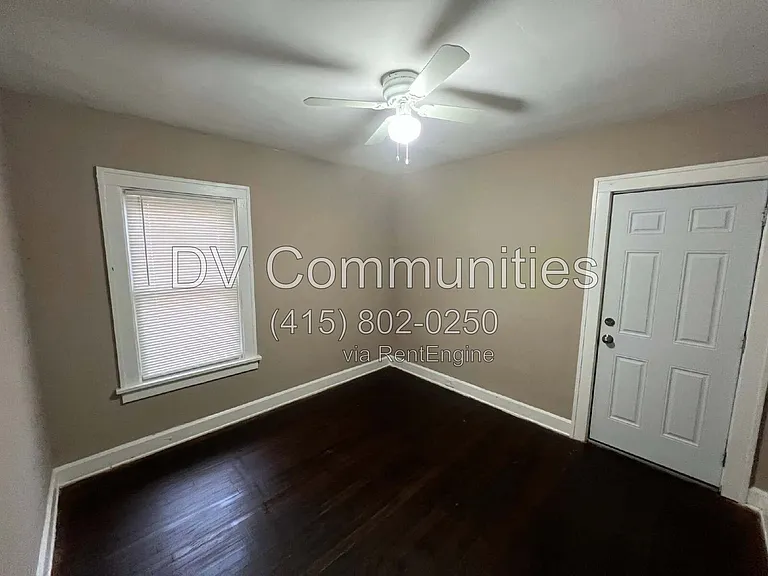 872 Helmsdale Rd #2 — Photo 2