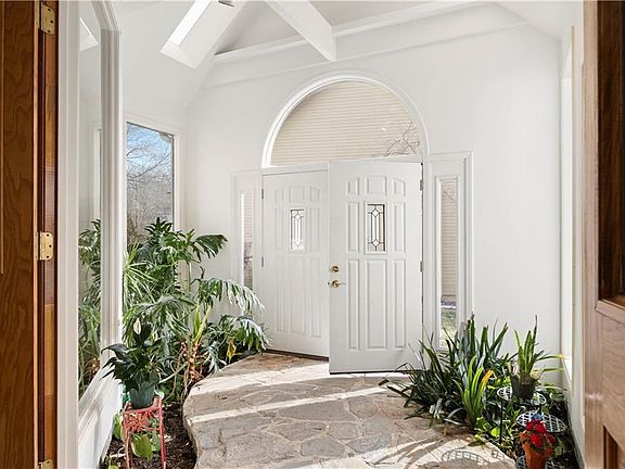 4th image of 13767 Pembroke Cir