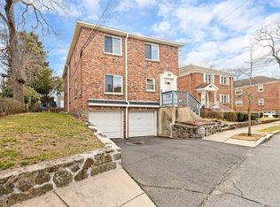 16 Shaw St, West Roxbury, MA 02132