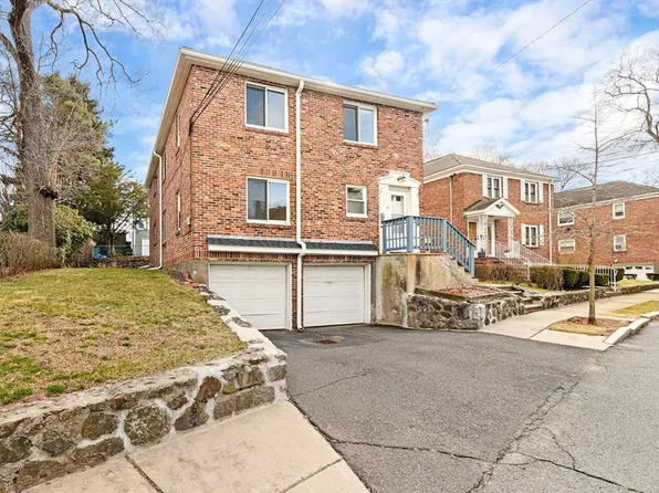 16 Shaw St, West Roxbury, MA 02132