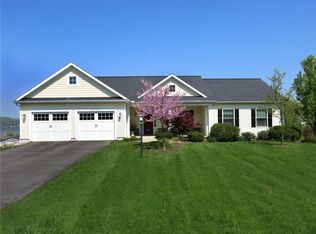 4532 Crystal Ridge Cir, Canandaigua, NY 14424