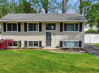 11959 Brookmont Dr, Maryland Heights, MO 63043
