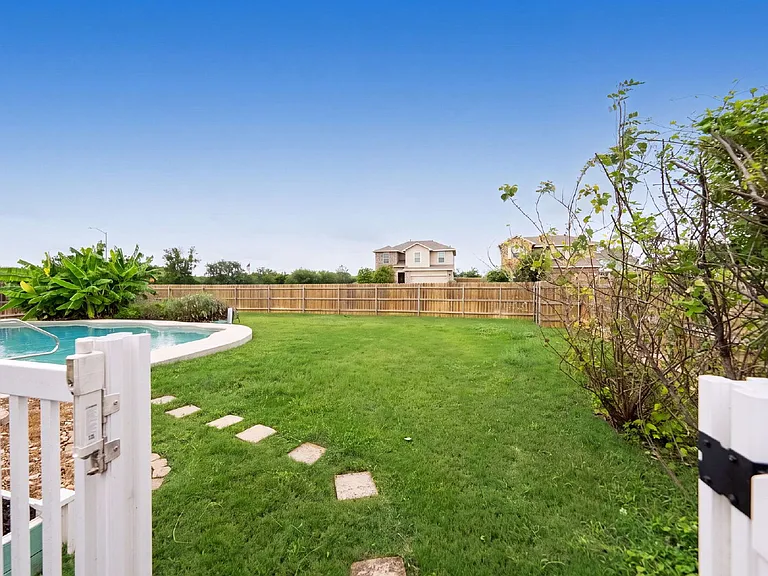 277 Orion Dr — Photo 35