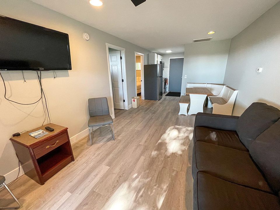 2nd image of 76648 11th Ave #35