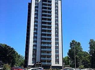 1800 Roundhill Rd, Charleston, WV 25314