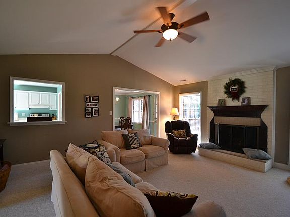 4th image of 8302 Braeside Ct