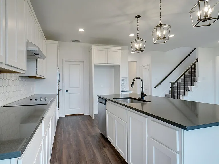 1608 Pine Valley Dr — Photo 10