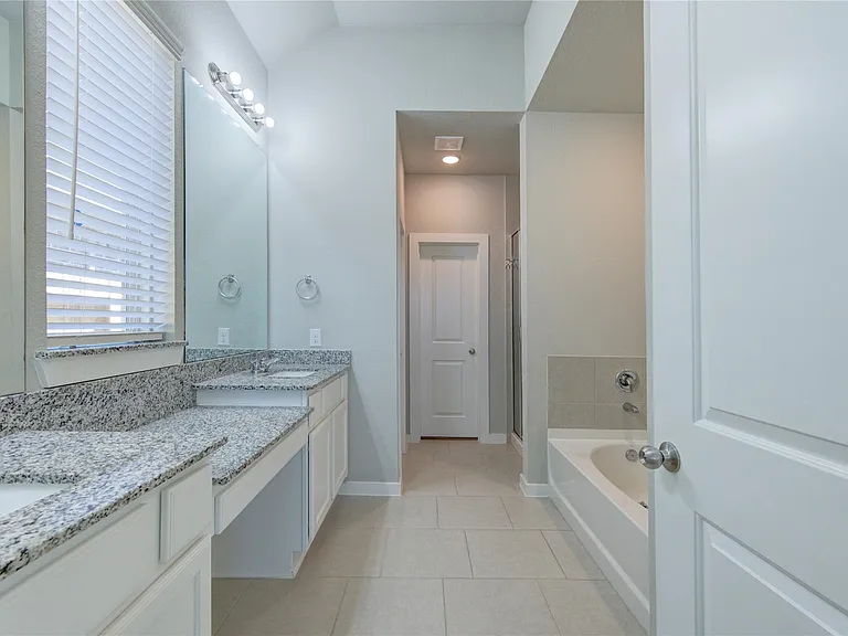 20807 Shawbrook Dr — Photo 38