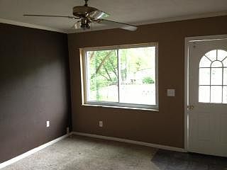 5th image of 190 Ivanhoe Ave