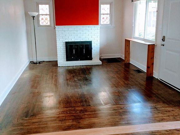 4th image of 584 Lowell Ave