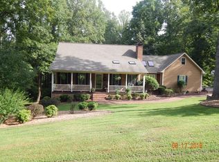 210 N Quail Cir, Wilkesboro, NC 28697