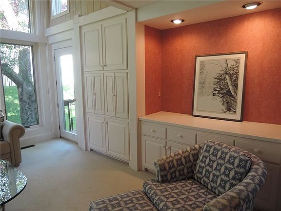 3rd image of 17 Caversham Woods