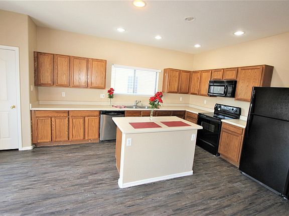 3rd image of 2881 W Mineral Butte Dr