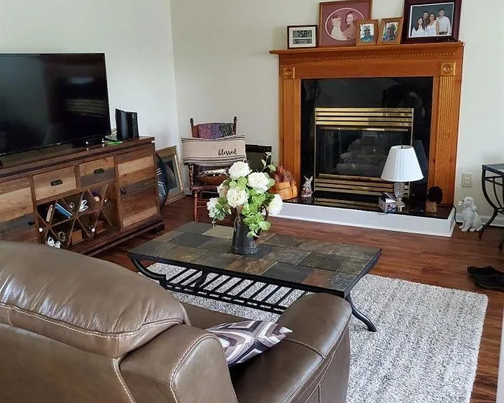 402 Crutcher Cir — Photo 2