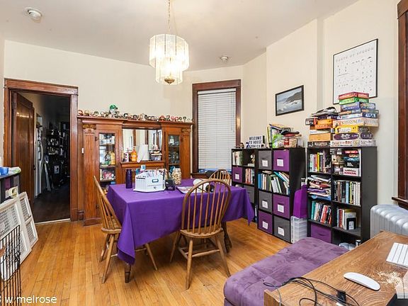 3rd image of 1518 W Melrose St #1828