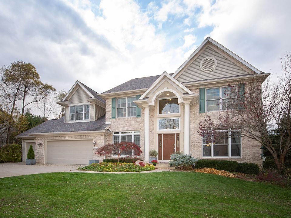 8177_Brandon_Circle-01